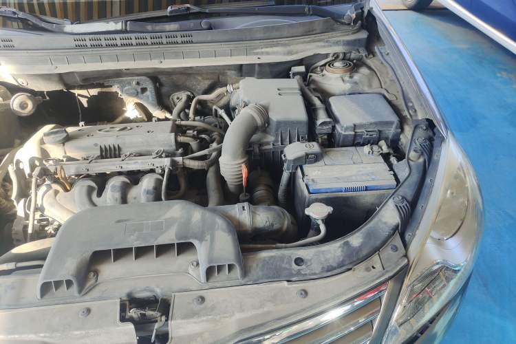 Used Hyundai Celesta 2011 1.6L Automatic Luxury Version Engine Bay Left