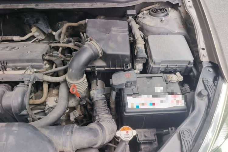 Used Hyundai Celesta 2011 1.6L Automatic Comfort Edition Engine Bay Left