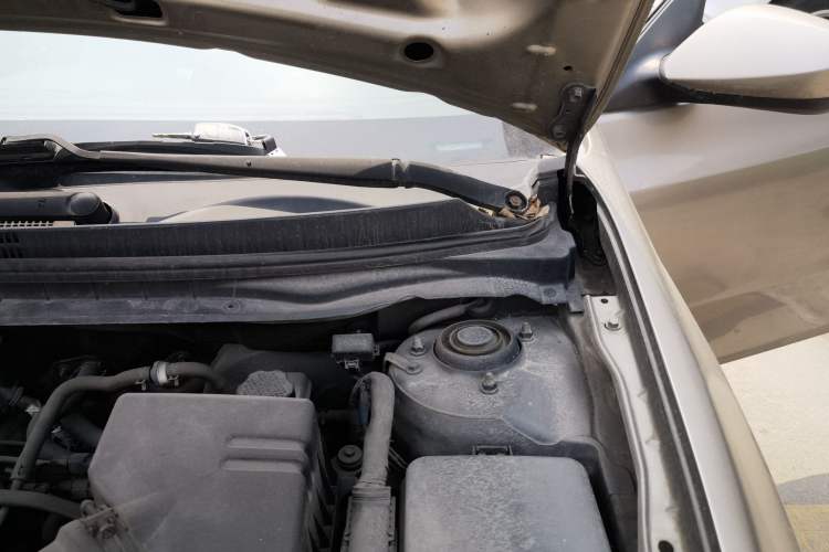 Used Hyundai Celesta 2011 1.6L Manual Comfort Edition Engine Bay Left