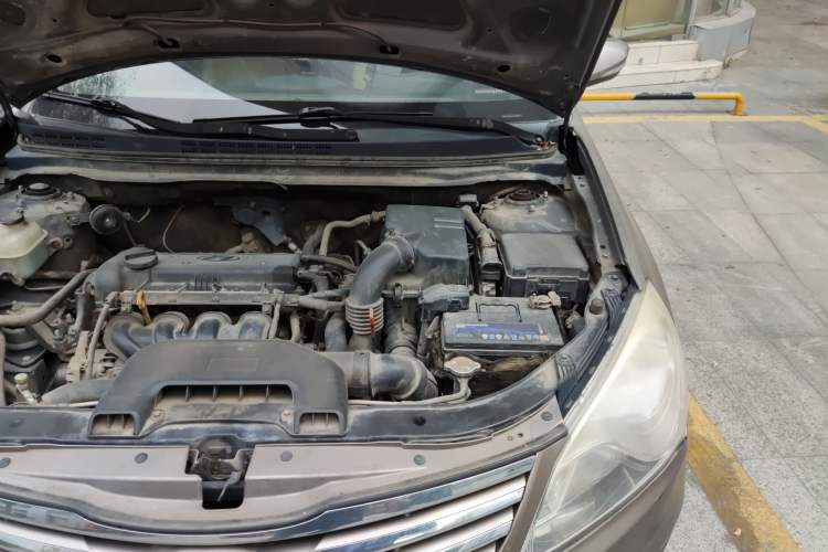 Used Hyundai Celesta 2011 1.6L Automatic Luxury Version Engine Bay Left