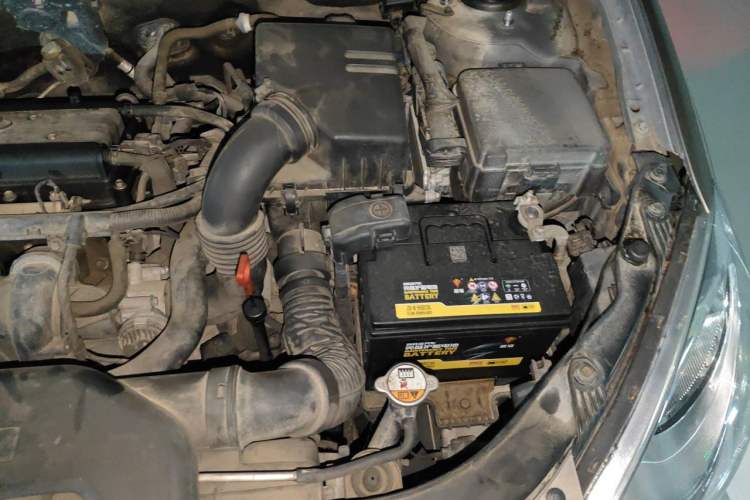 Used Hyundai Celesta 2011 1.6L Automatic Luxury Version Engine Bay Left