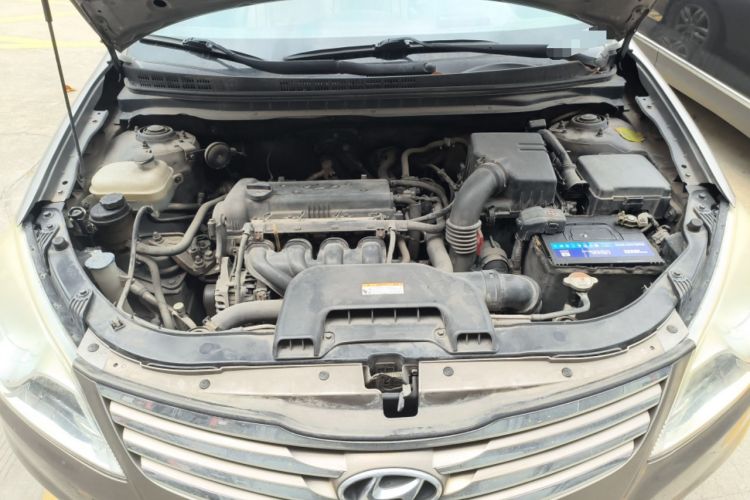 Used Hyundai Celesta 2011 1.6L Automatic Comfort Edition Engine Bay