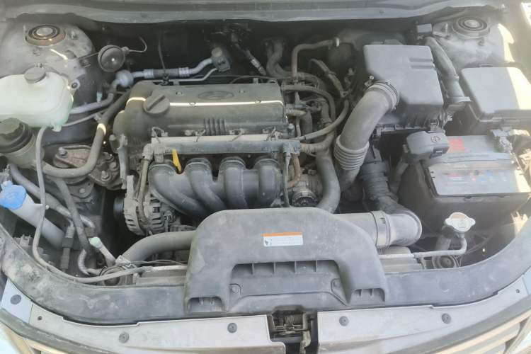 Used Hyundai Celesta 2011 1.6L Manual Comfort Edition Engine Bay