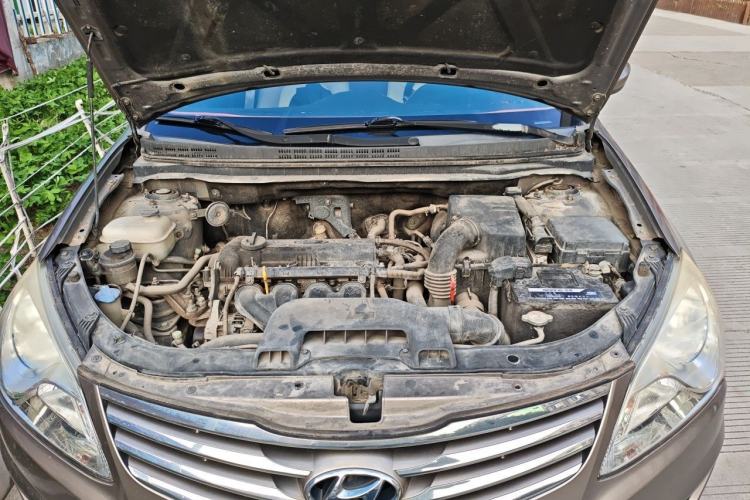 Used Hyundai Celesta 2011 1.6L Automatic Comfort Edition Engine Bay