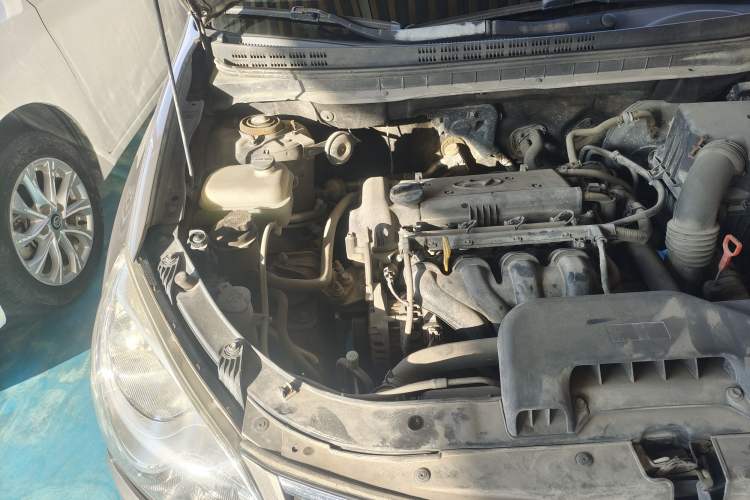 Used Hyundai Celesta 2011 1.6L Automatic Luxury Version Engine Bay Right