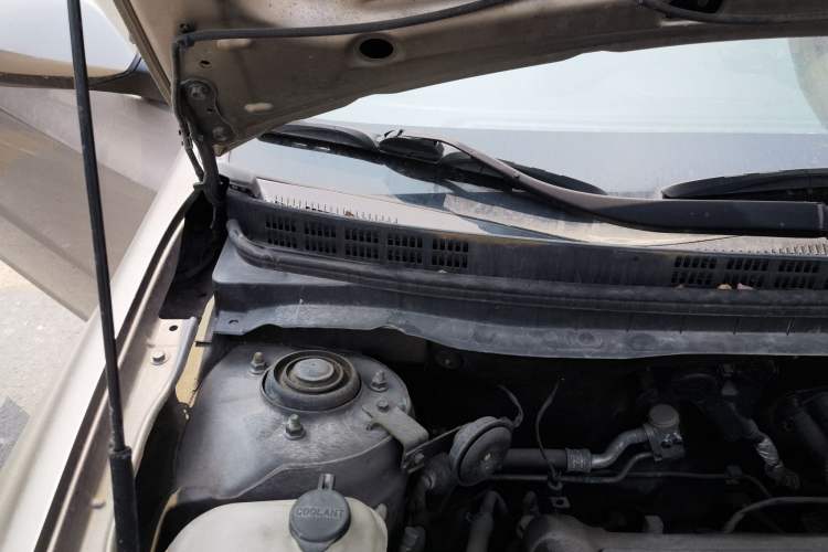 Used Hyundai Celesta 2011 1.6L Manual Comfort Edition Engine Bay Right
