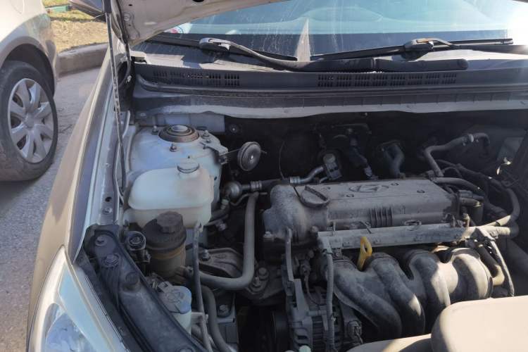 Used Hyundai Celesta 2011 1.6L Automatic Comfort Edition Engine Bay Right