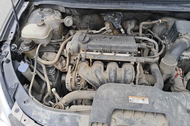 Used Hyundai Celesta 2011 1.6L Automatic Luxury Version Engine Bay Right