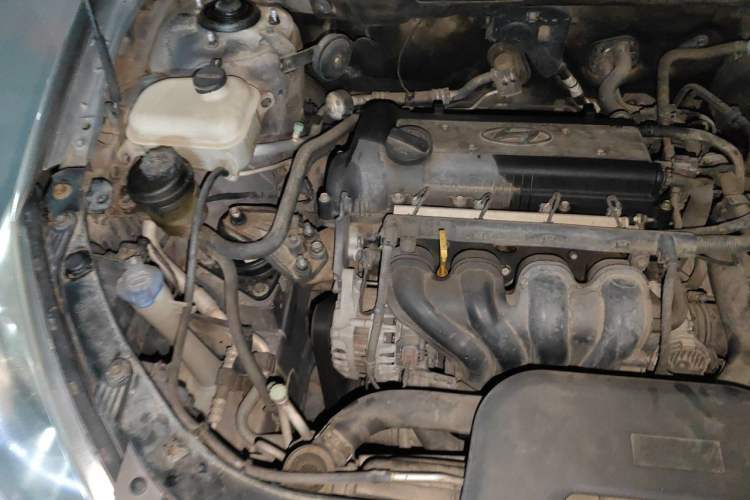 Used Hyundai Celesta 2011 1.6L Automatic Luxury Version Engine Bay Right