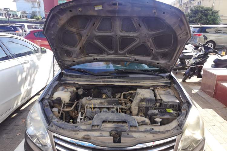 Used Hyundai Celesta 2011 1.6L Manual Comfort Edition Engine Bay