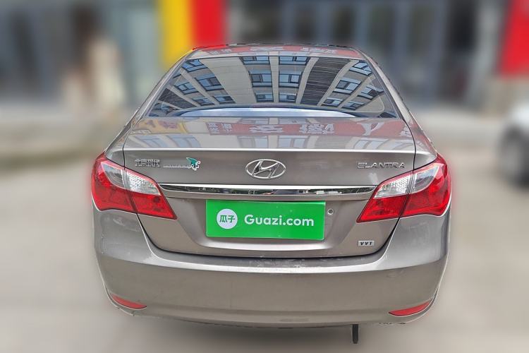 Used Hyundai Celesta 2011 1.6L Manual Comfort Edition Exterior 4