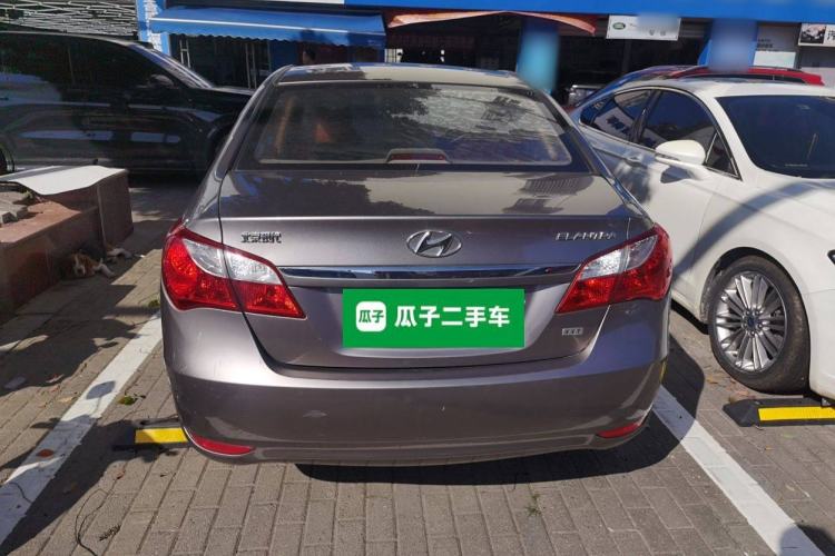 Used Hyundai Celesta 2011 1.6L Manual Comfort Edition Exterior 4