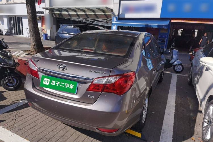 Used Hyundai Celesta 2011 1.6L Manual Comfort Edition Exterior 5