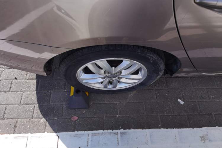 Used Hyundai Celesta 2011 1.6L Manual Comfort Edition Exterior 8