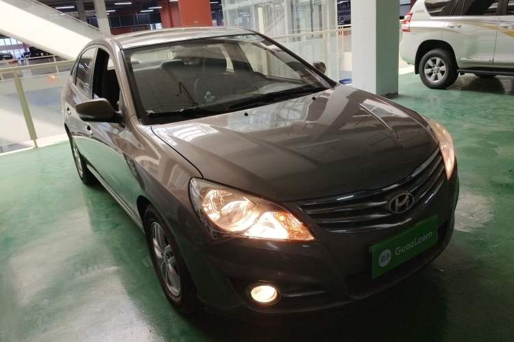 Used Hyundai Celesta 2011 1.6L Automatic Luxury Version Front Right 45 Deg