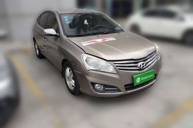 Used Hyundai Celesta 2011 1.6L Automatic Luxury Version Front Right 45 Deg