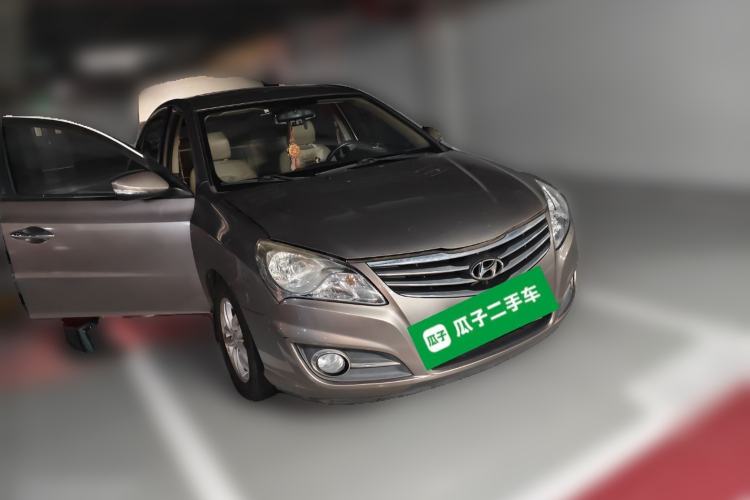 Used Hyundai Celesta 2011 1.6L Automatic Luxury Version Front Right 45 Deg