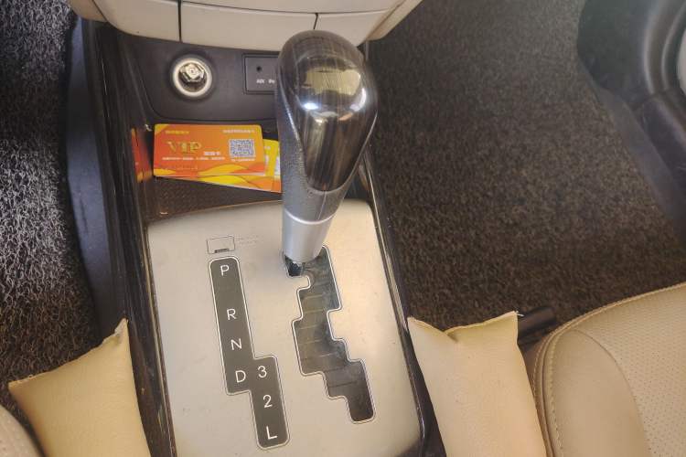 Used Hyundai Celesta 2011 1.6L Automatic Luxury Version Gear Lever