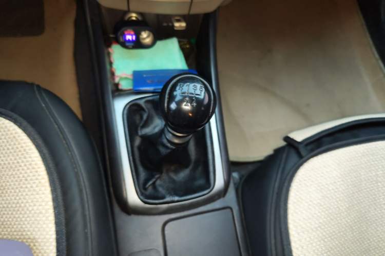 Used Hyundai Celesta 2011 1.6L Manual Luxury Model Gear Lever