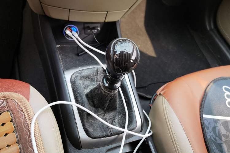 Used Hyundai Celesta 2011 1.6L Manual Comfort Edition Gear Lever