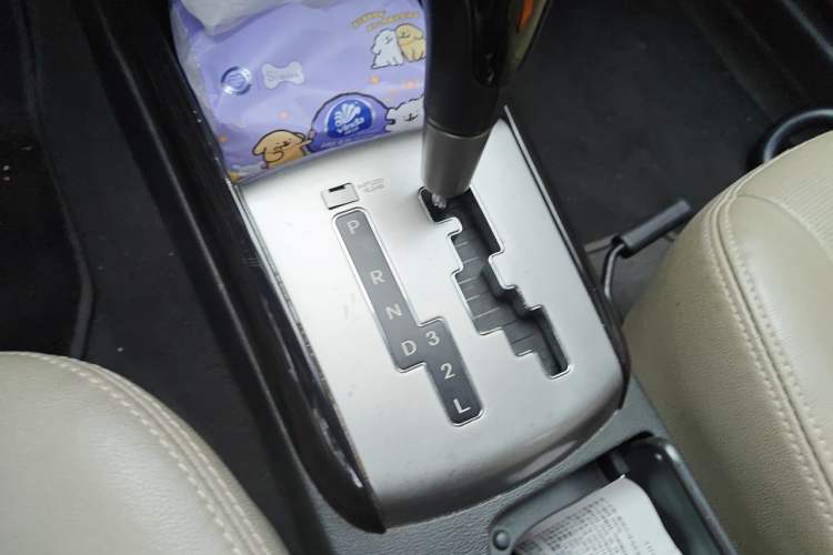 Used Hyundai Celesta 2011 1.6L Automatic Luxury Version Gear Lever