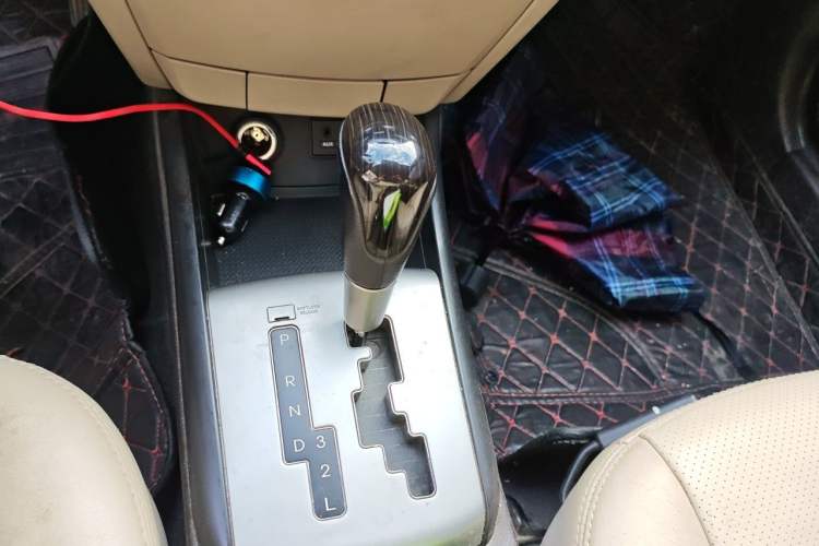 Used Hyundai Celesta 2011 1.6L Automatic Comfort Edition Gear Lever
