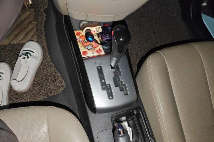 Used Hyundai Celesta 2011 1.6L Automatic Luxury Version Gear Lever