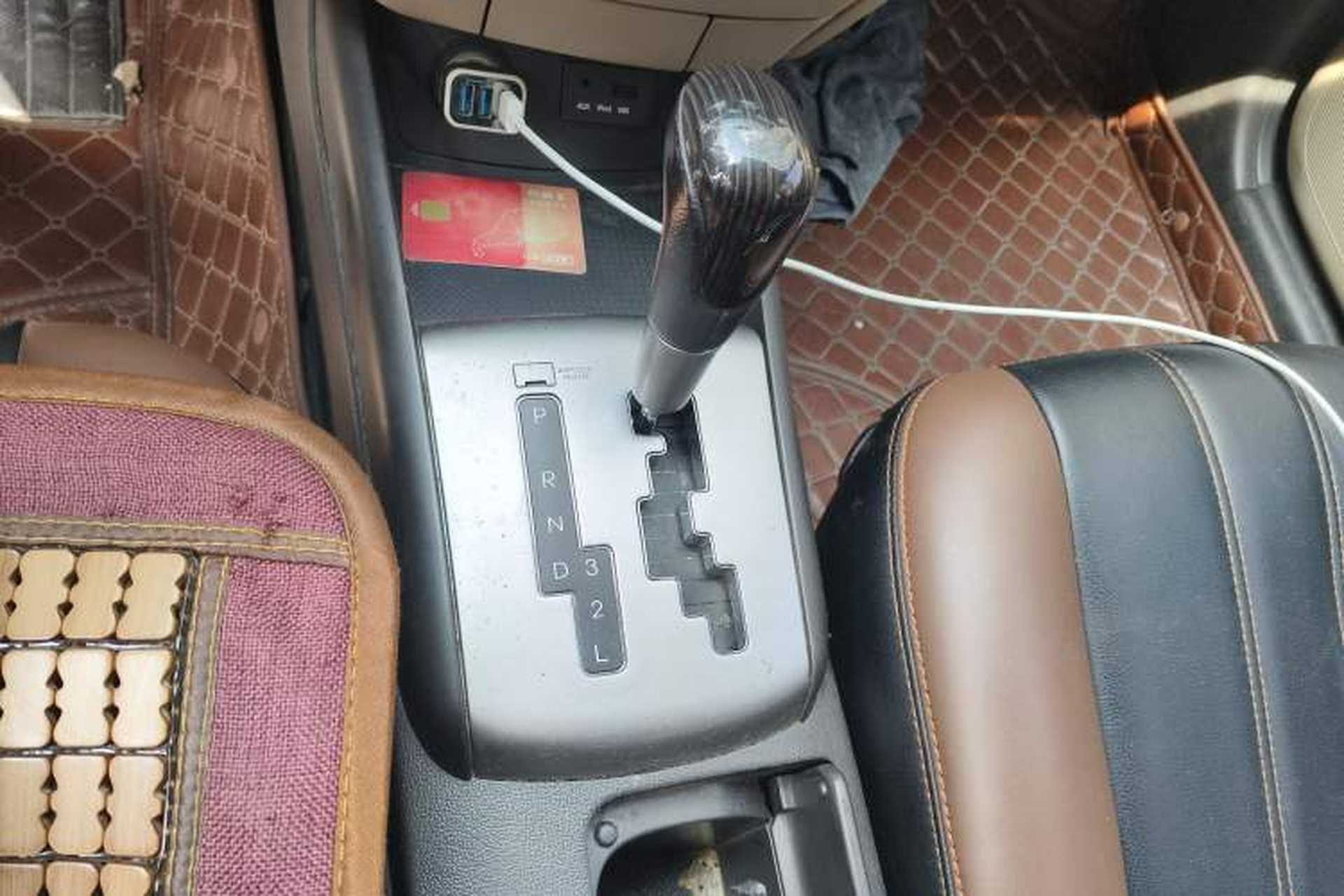 Used Hyundai Celesta 2011 1.6L Automatic Comfort Edition Gear Lever