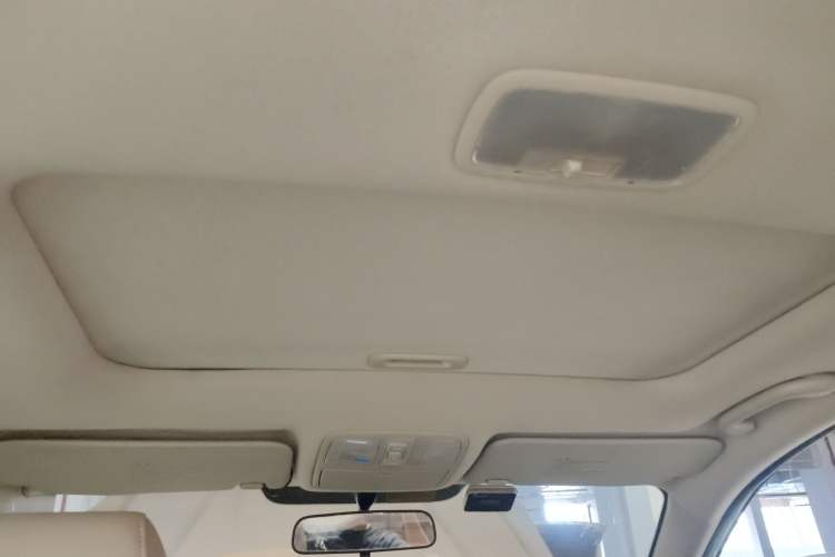 Used Hyundai Celesta 2011 1.6L Automatic Luxury Version Headliner
