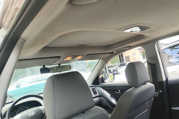 Used Hyundai Celesta 2011 1.6L Manual Luxury Model Headliner
