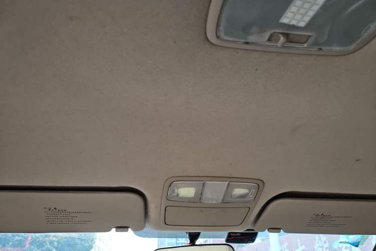 Used Hyundai Celesta 2011 1.6L Automatic Comfort Edition Headliner