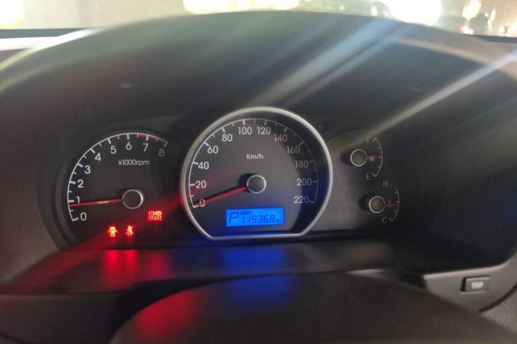 Used Hyundai Celesta 2011 1.6L Automatic Comfort Edition Instrument Cluster