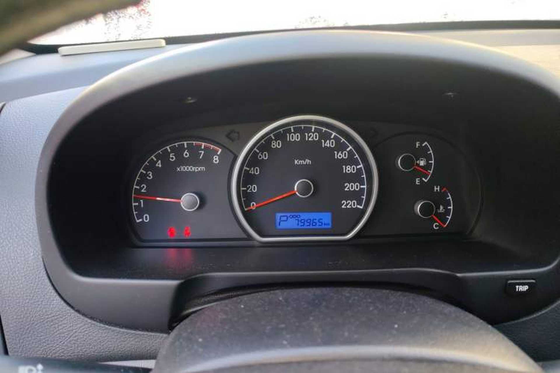 Used Hyundai Celesta 2011 1.6L Automatic Comfort Edition Instrument Cluster