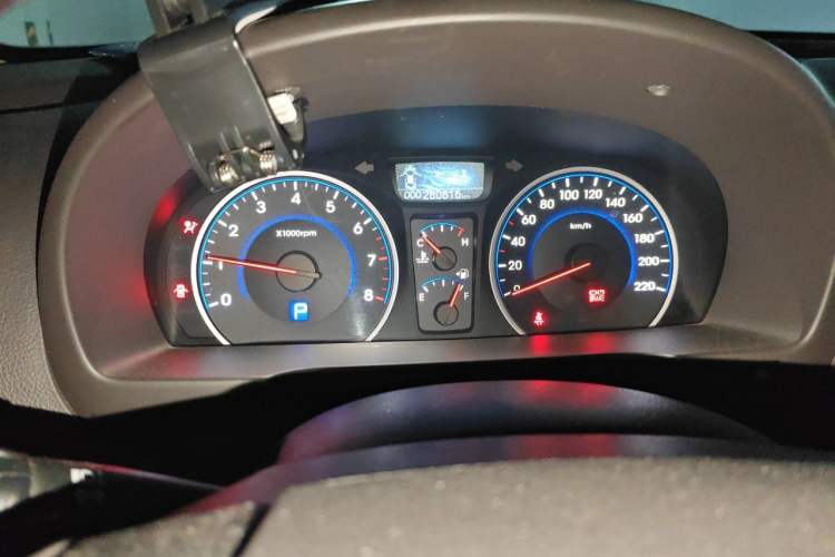 Used Hyundai Celesta 2011 1.6L Automatic Luxury Version Instrument Cluster