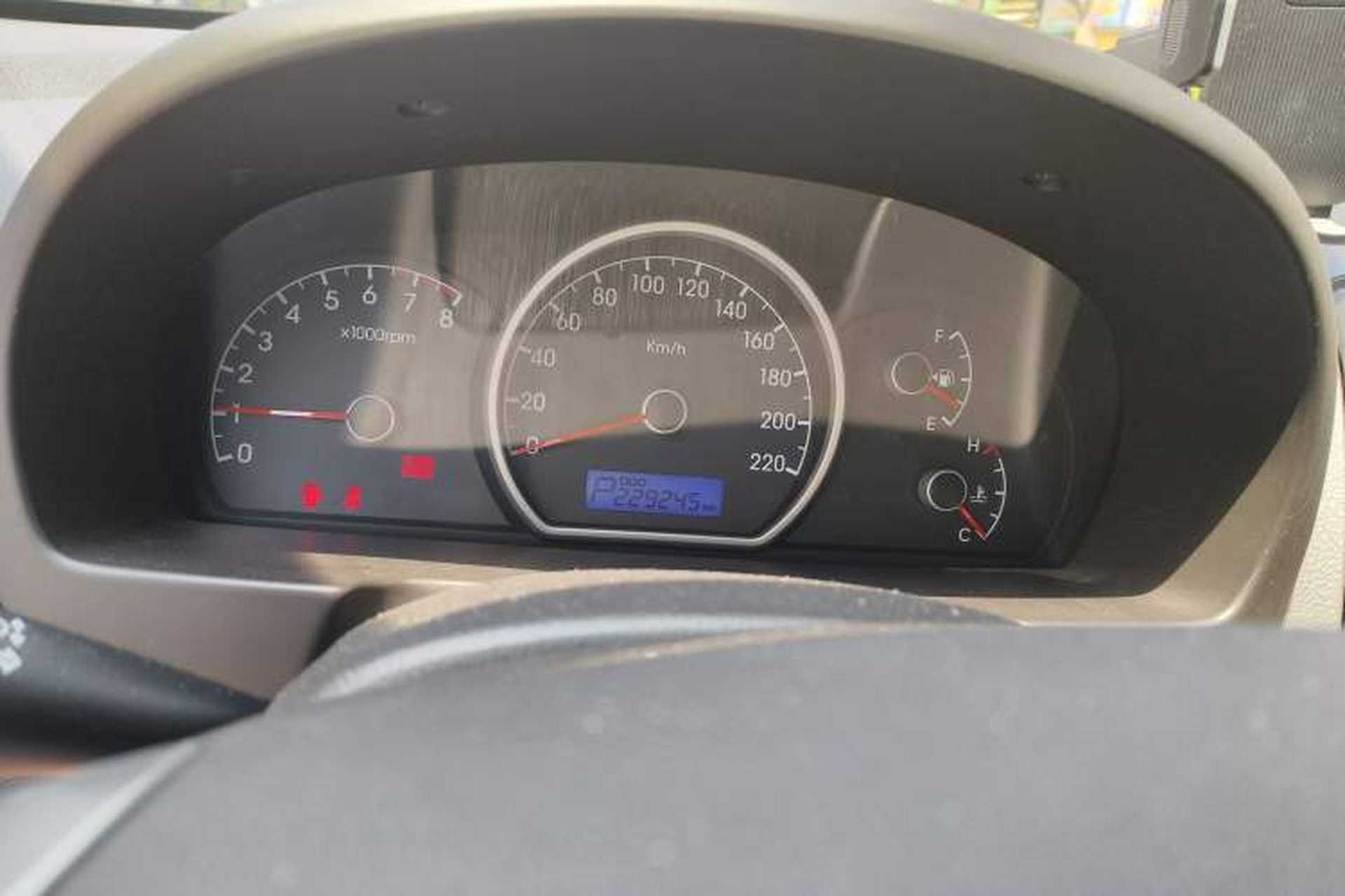 Used Hyundai Celesta 2011 1.6L Automatic Comfort Edition Instrument Cluster