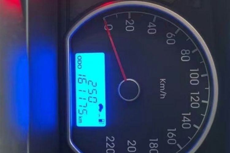 Used Hyundai Celesta 2011 1.6L Manual Comfort Edition Instrument Cluster