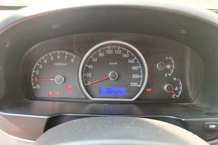 Used Hyundai Celesta 2011 1.6L Manual Comfort Edition Instrument Cluster