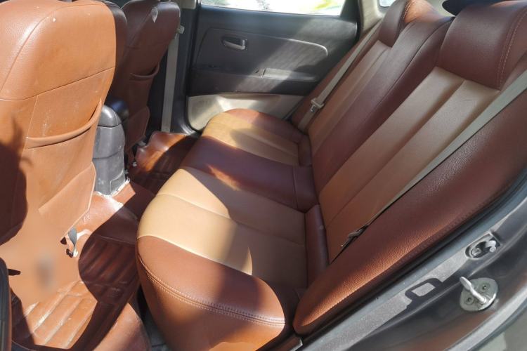 Used Hyundai Celesta 2011 1.6L Manual Comfort Edition Interior 4