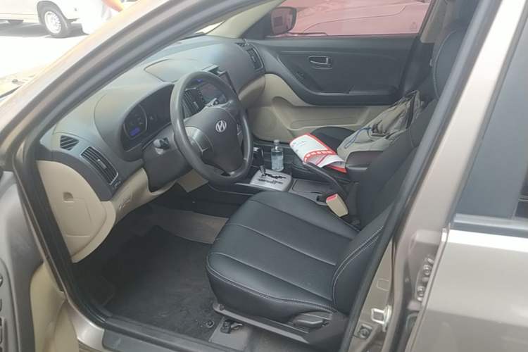 Used Hyundai Celesta 2011 1.6L Automatic Comfort Edition Left Front Seat