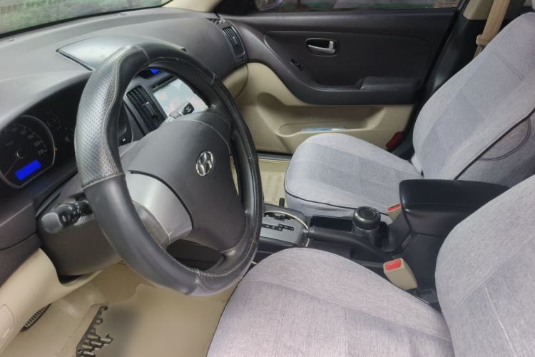 Used Hyundai Celesta 2011 1.6L Automatic Comfort Edition Left Front Seat