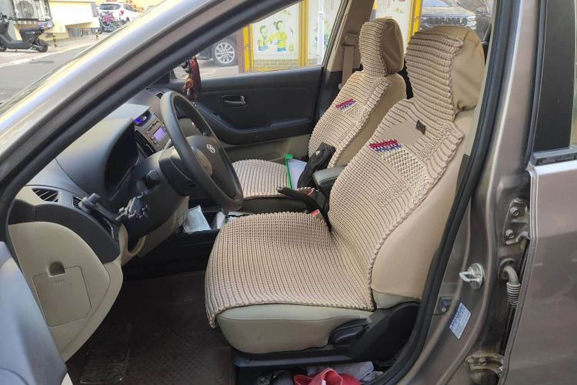 Used Hyundai Celesta 2011 1.6L Automatic Comfort Edition Left Front Seat