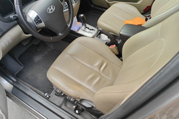 Used Hyundai Celesta 2011 1.6L Automatic Luxury Version Left Front Seat