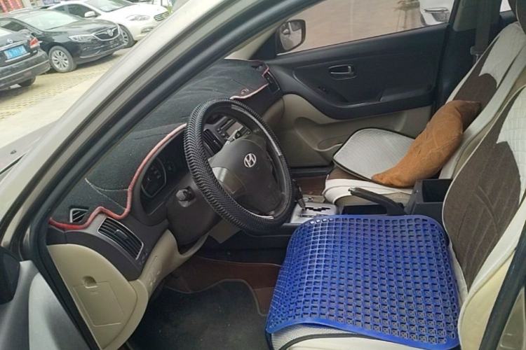 Used Hyundai Celesta 2011 1.6L Automatic Comfort Edition Left Front Seat
