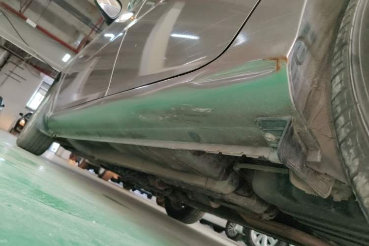 Used Hyundai Celesta 2011 1.6L Automatic Luxury Version Left Side Sill