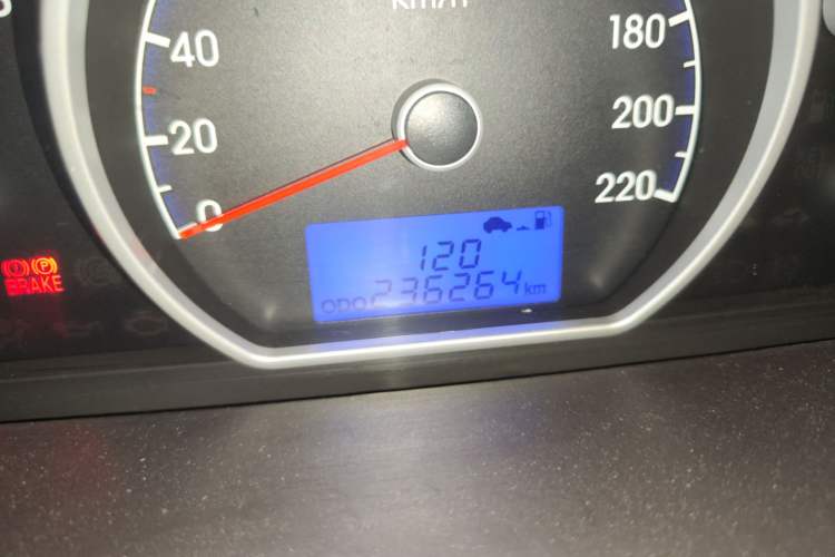 Used Hyundai Celesta 2011 1.6L Manual Luxury Model Odometer Close Up