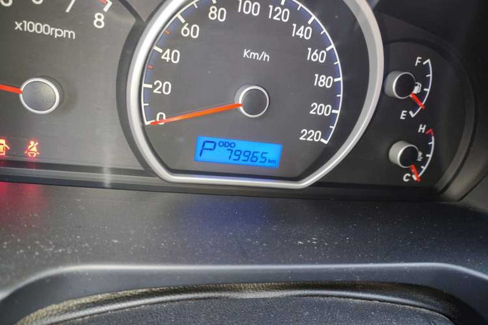 Used Hyundai Celesta 2011 1.6L Automatic Comfort Edition Odometer Close Up