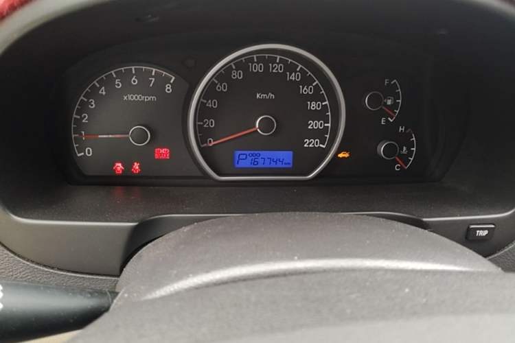 Used Hyundai Celesta 2011 1.6L Automatic Comfort Edition Odometer Close Up