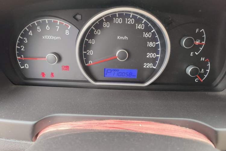 Used Hyundai Celesta 2011 1.6L Automatic Comfort Edition Odometer Close Up