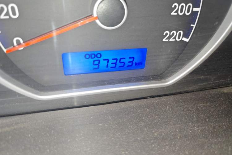 Used Hyundai Celesta 2011 1.6L Manual Comfort Edition Odometer Close Up