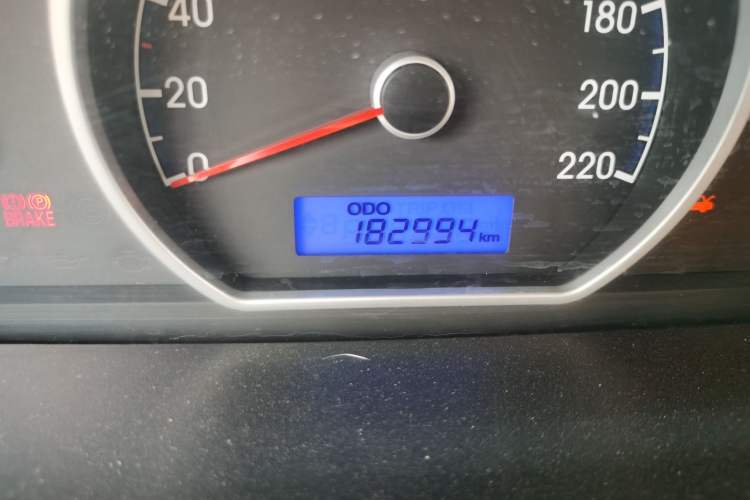 Used Hyundai Celesta 2011 1.6L Manual Comfort Edition Odometer Close Up